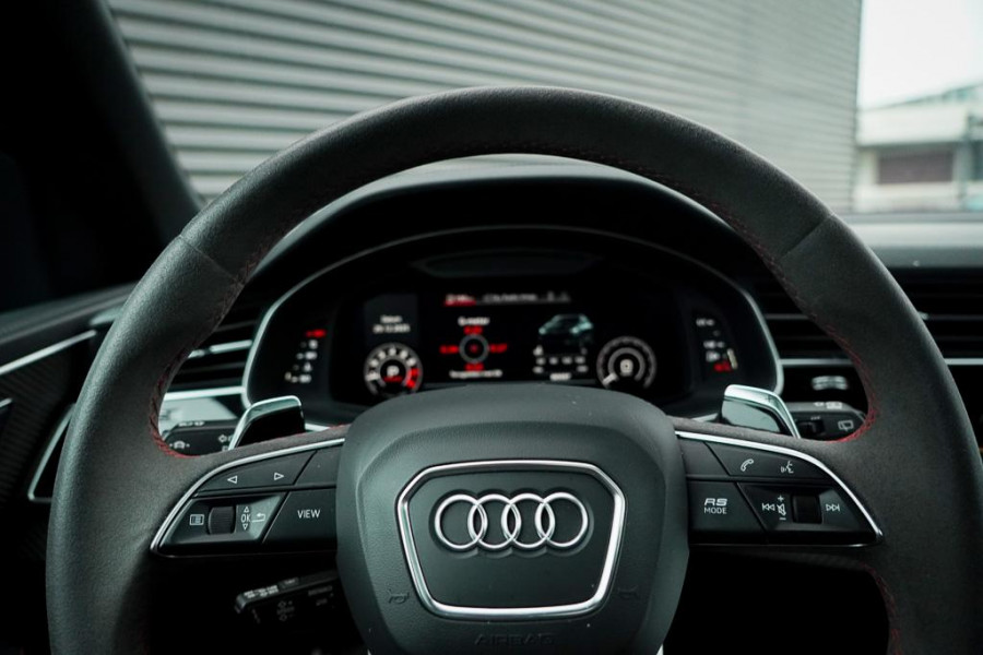 Audi RSQ8 4.0 TFSI Q8 quattro / NL Auto / Pano / Keramisch / Performance / Stoelklima