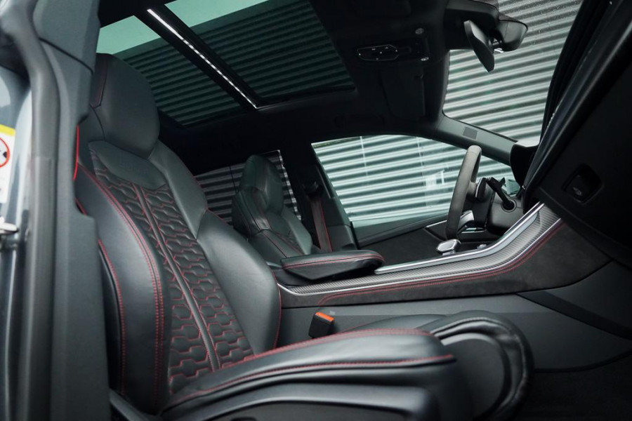 Audi RSQ8 4.0 TFSI Q8 quattro / NL Auto / Pano / Keramisch / Performance / Stoelklima