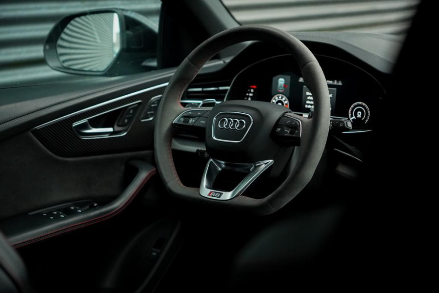 Audi RSQ8 4.0 TFSI Q8 quattro / NL Auto / Pano / Keramisch / Performance / Stoelklima