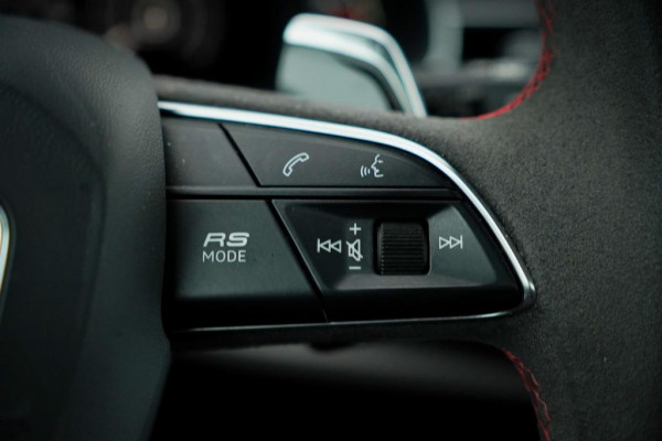 Audi RSQ8 4.0 TFSI Q8 quattro / NL Auto / Pano / Keramisch / Performance / Stoelklima