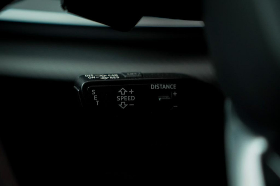 Audi RSQ8 4.0 TFSI Q8 quattro / NL Auto / Pano / Keramisch / Performance / Stoelklima