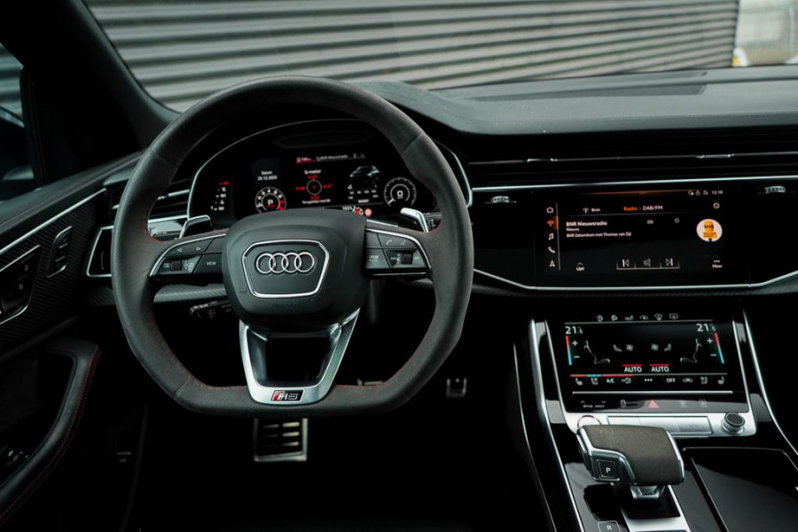 Audi RSQ8 4.0 TFSI Q8 quattro / NL Auto / Pano / Keramisch / Performance / Stoelklima
