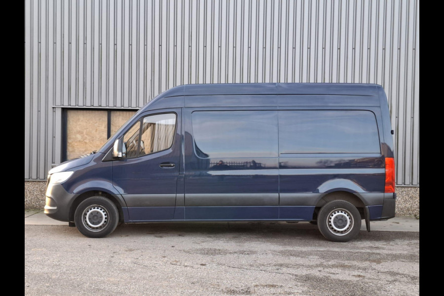 Mercedes-Benz Sprinter 311 2.2 CDI L2H2 / AIRCO / CAMERA / 3 ZITS / DEALER ONDERHOUDEN / NAVI