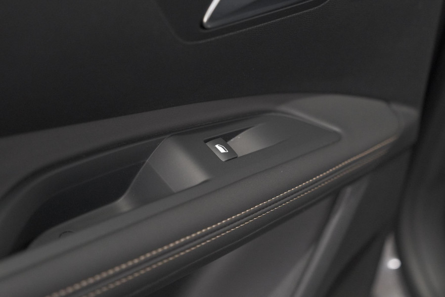 Peugeot 5008 PureTech 130 EAT8 GT | Camera | Dodehoekdetectie | Apdaptieve Cruise Control | Apple Carplay