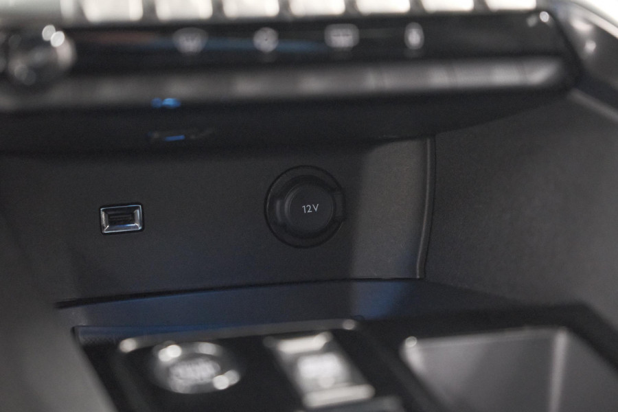 Peugeot 5008 PureTech 130 EAT8 GT | Camera | Dodehoekdetectie | Apdaptieve Cruise Control | Apple Carplay