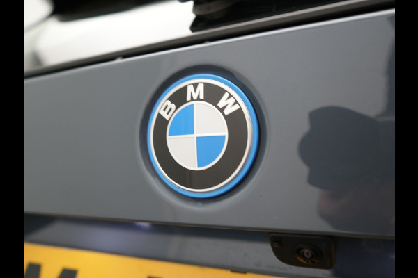 BMW iX1 xDrive30 Launch Edition 313pk Dealer O.H | Panodak | Adaptive Cruise | 360 Camera | Lederen Comfortzetels Massage & Memory | Head Up | Harman Kardon | Keyless |