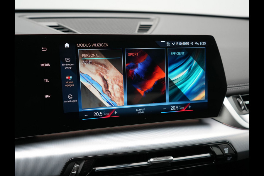 BMW iX1 xDrive30 Launch Edition 313pk Dealer O.H | Panodak | Adaptive Cruise | 360 Camera | Lederen Comfortzetels Massage & Memory | Head Up | Harman Kardon | Keyless |