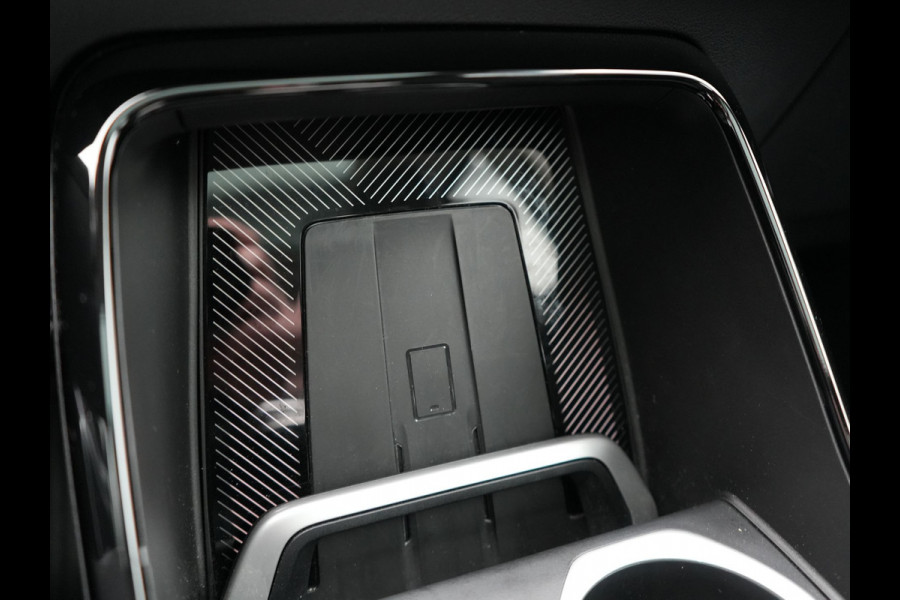 BMW iX1 xDrive30 Launch Edition 313pk Dealer O.H | Panodak | Adaptive Cruise | 360 Camera | Lederen Comfortzetels Massage & Memory | Head Up | Harman Kardon | Keyless |