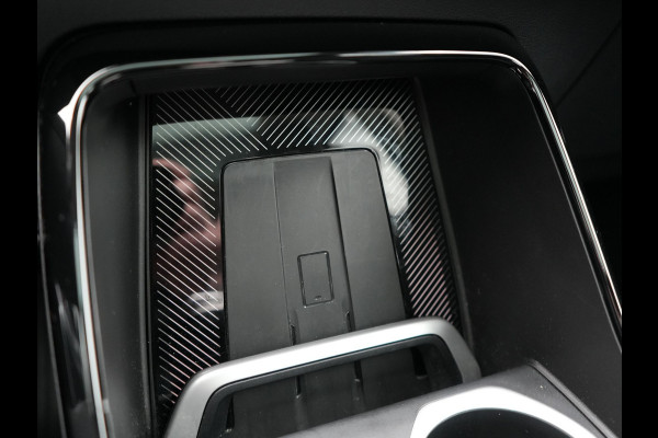 BMW iX1 xDrive30 Launch Edition 313pk Dealer O.H | Panodak | Adaptive Cruise | 360 Camera | Lederen Comfortzetels Massage & Memory | Head Up | Harman Kardon | Keyless |