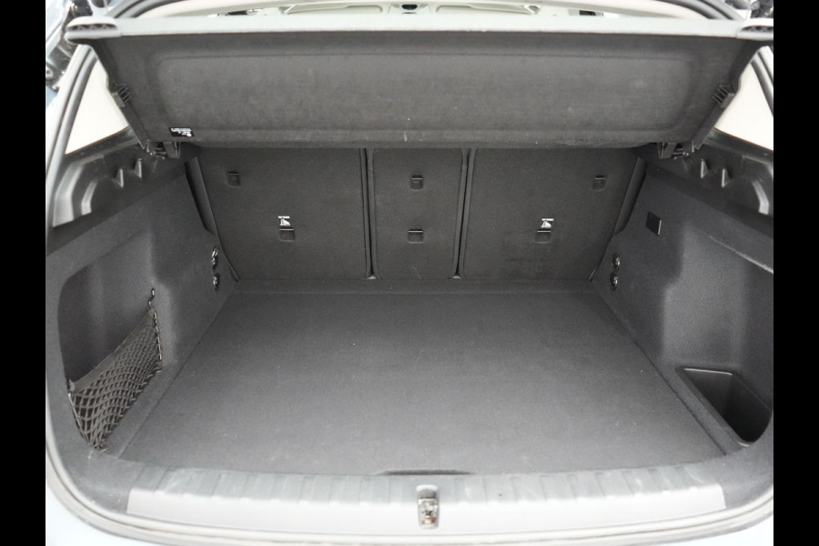 BMW iX1 xDrive30 Launch Edition 313pk Dealer O.H | Panodak | Adaptive Cruise | 360 Camera | Lederen Comfortzetels Massage & Memory | Head Up | Harman Kardon | Keyless |