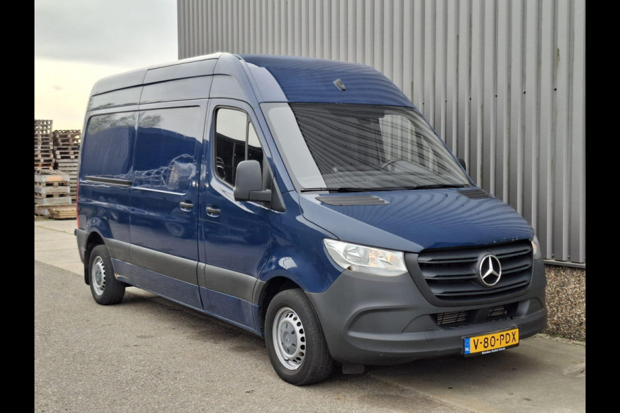 Mercedes-Benz Sprinter 311 2.2 CDI L2H2 AIRCO / CAMERA / 3 ZITS / DEALER ONDERHOUDEN / NAVI