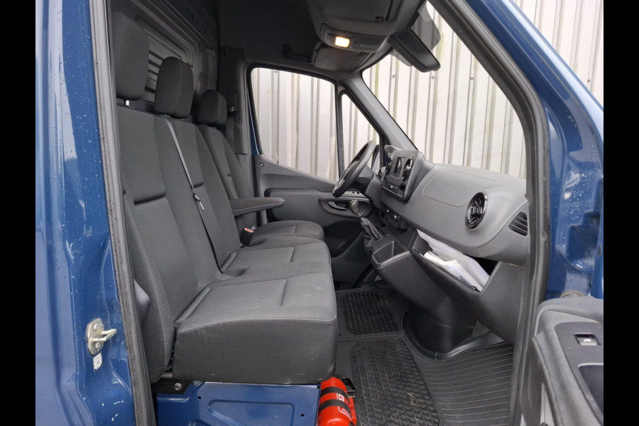 Mercedes-Benz Sprinter 311 2.2 CDI L2H2 AIRCO / CAMERA / 3 ZITS / DEALER ONDERHOUDEN / NAVI