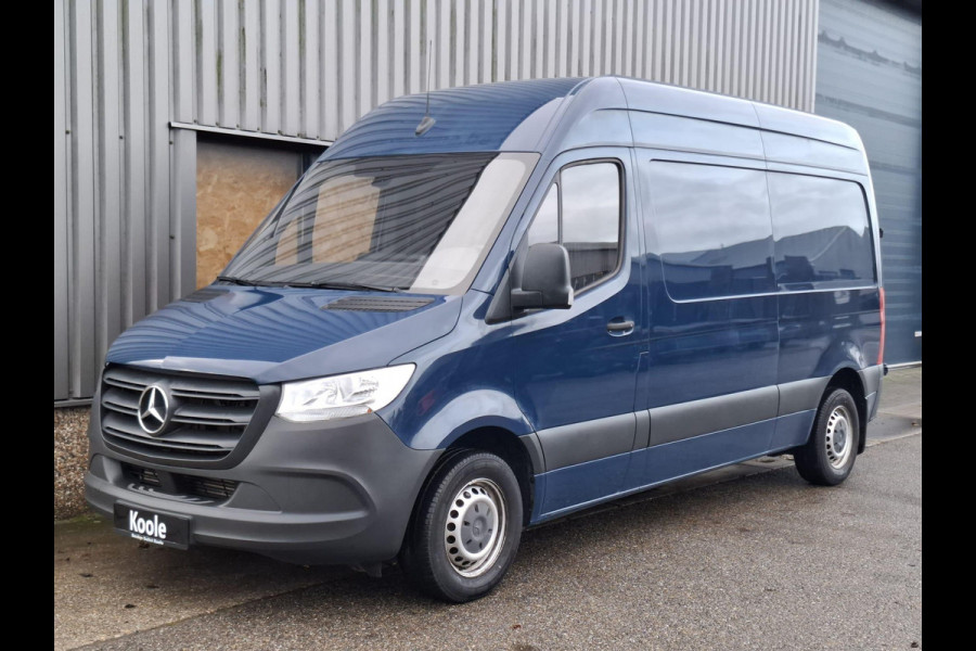 Mercedes-Benz Sprinter 311 2.2 CDI L2H2 / AIRCO / CAMERA / 3 ZITS / DEALER ONDERHOUDEN / NAVI