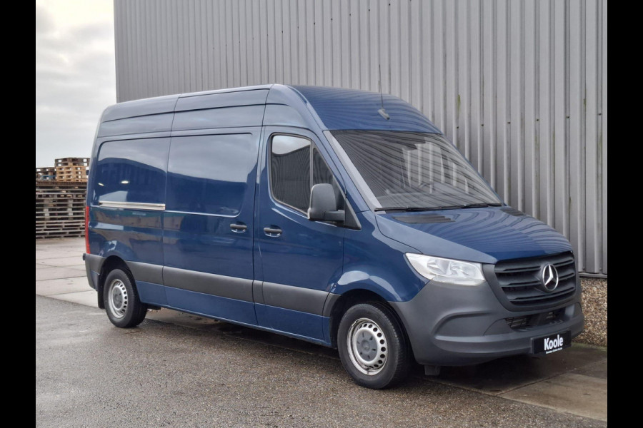 Mercedes-Benz Sprinter 311 2.2 CDI L2H2 / AIRCO / CAMERA / 3 ZITS / DEALER ONDERHOUDEN / NAVI