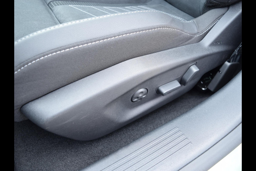 Opel Astra Electric 58 kWh Ultimate SCHUIF- KANTELDAK | CAMERA MET SENSOREN | E.C.C. | WINTERPAKKET |