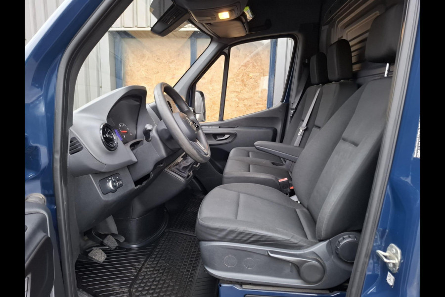 Mercedes-Benz Sprinter 311 2.2 CDI L2H1 / AIRCO / CAMERA / 3 ZITS / DEALER ONDERHOUDEN / NAVI