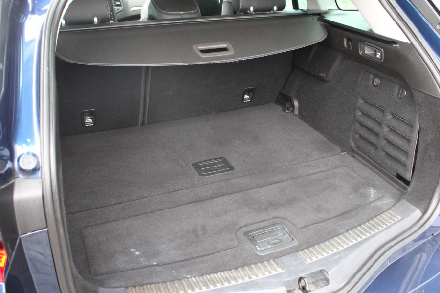 Renault Mégane Estate 1.3 TCe Bose | Trekhaak 1700KG | Cruise Control | BLIS | Navigatie | Camera | Climate Control | Lichtmetalen Velgen |