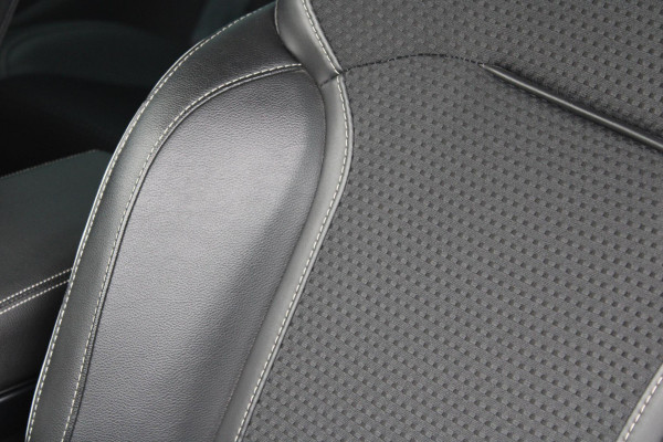 Renault Mégane Estate 1.3 TCe Bose | Trekhaak 1700KG | Cruise Control | BLIS | Navigatie | Camera | Climate Control | Lichtmetalen Velgen |