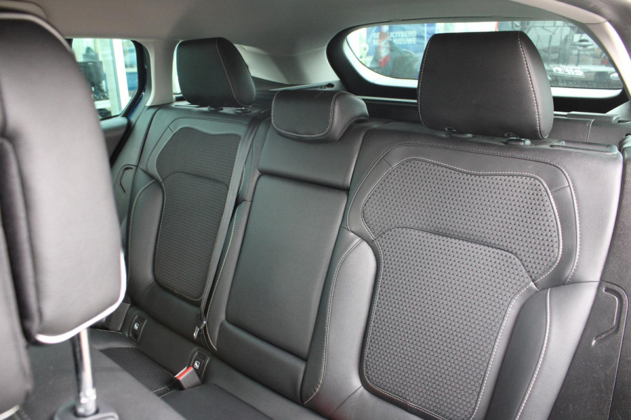 Renault Mégane Estate 1.3 TCe Bose | Trekhaak 1700KG | Cruise Control | BLIS | Navigatie | Camera | Climate Control | Lichtmetalen Velgen |