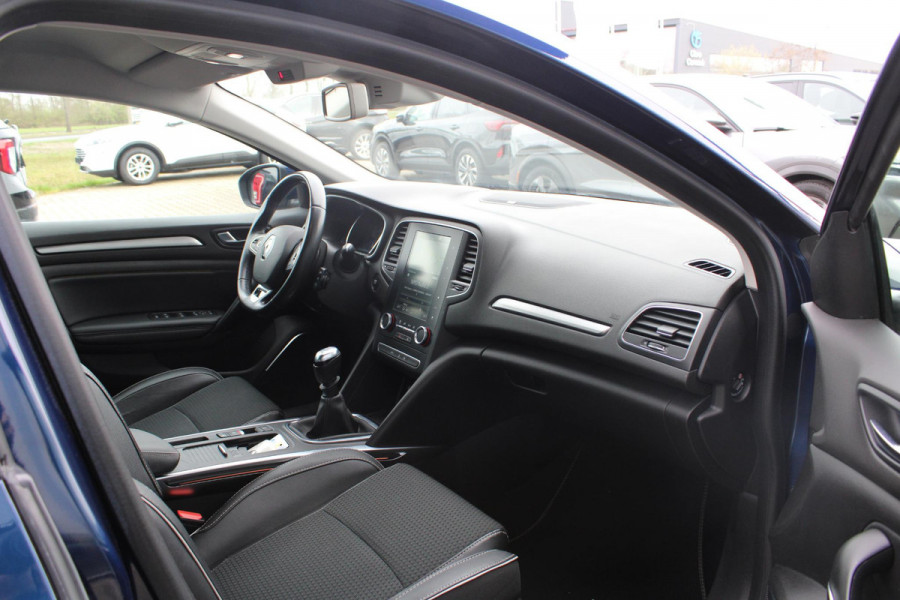 Renault Mégane Estate 1.3 TCe Bose | Trekhaak 1700KG | Cruise Control | BLIS | Navigatie | Camera | Climate Control | Lichtmetalen Velgen |