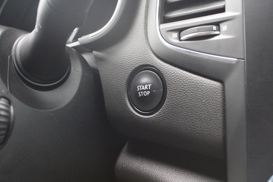 Renault Mégane Estate 1.3 TCe Bose | Trekhaak 1700KG | Cruise Control | BLIS | Navigatie | Camera | Climate Control | Lichtmetalen Velgen |