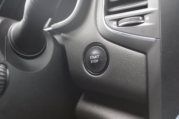 Renault Mégane Estate 1.3 TCe Bose | Trekhaak 1700KG | Cruise Control | BLIS | Navigatie | Camera | Climate Control | Lichtmetalen Velgen |