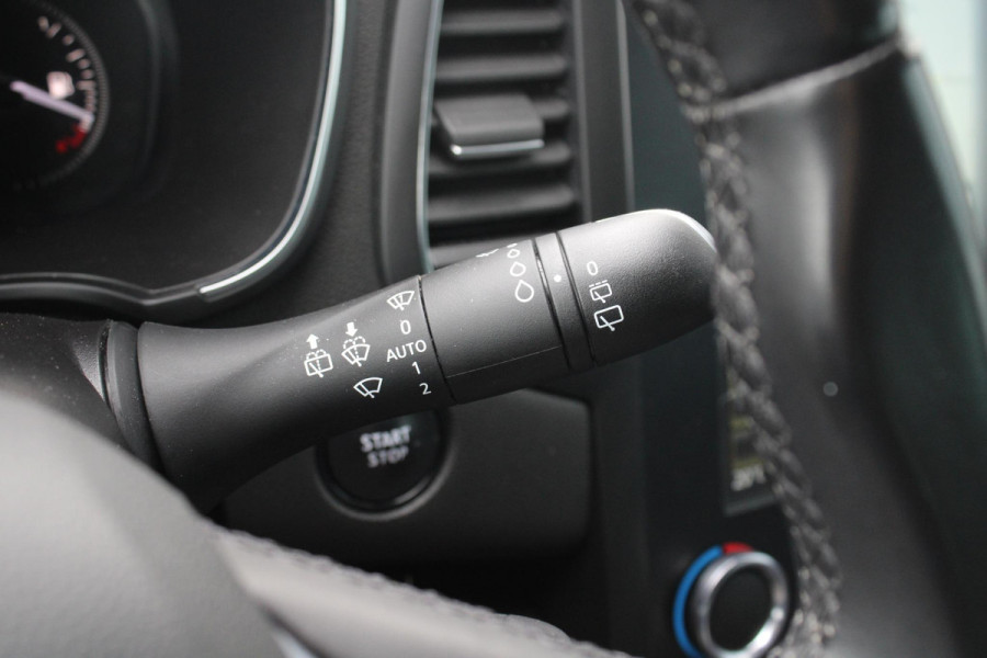 Renault Mégane Estate 1.3 TCe Bose | Trekhaak 1700KG | Cruise Control | BLIS | Navigatie | Camera | Climate Control | Lichtmetalen Velgen |