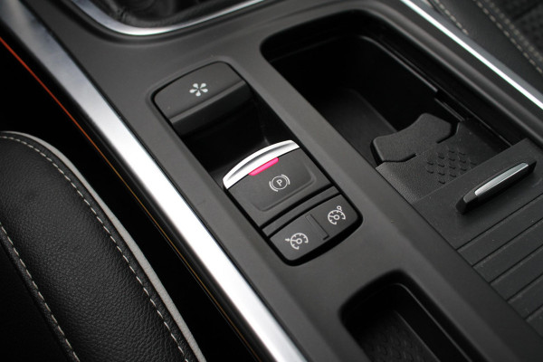 Renault Mégane Estate 1.3 TCe Bose | Trekhaak 1700KG | Cruise Control | BLIS | Navigatie | Camera | Climate Control | Lichtmetalen Velgen |