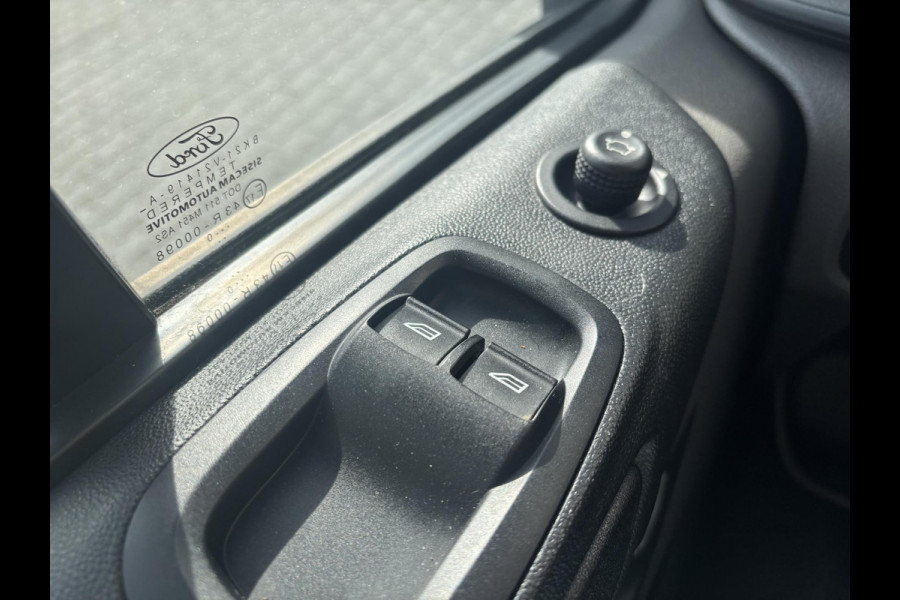 Ford Transit Custom 280 2.0 TDCI L1H1*3PERS.*A/C*CRUISE*NAVI*HAAK*