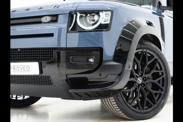 Land Rover Defender 110 2.0 P400e 110 Urban WideTrack Look | Panoramadak | Explorer Pack | Sidesteps | Lightbar | Trekhaak | Meridian | Carplay