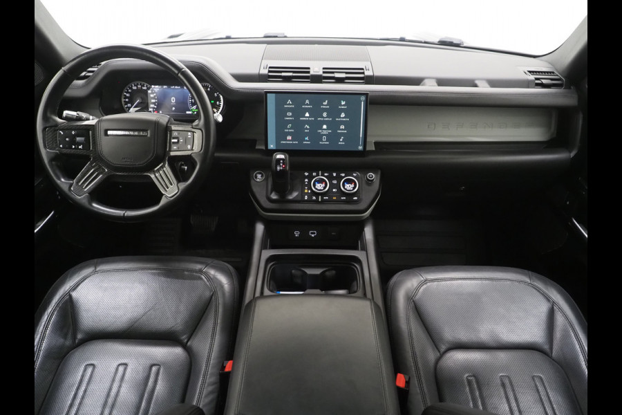 Land Rover Defender 110 2.0 P400e 110 Urban WideTrack Look | Panoramadak | Explorer Pack | Sidesteps | Lightbar | Trekhaak | Meridian | Carplay
