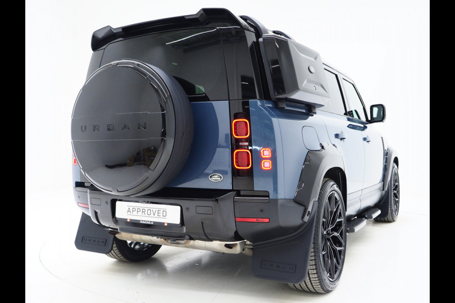 Land Rover Defender 110 2.0 P400e 110 Urban WideTrack Look | Panoramadak | Explorer Pack | Sidesteps | Lightbar | Trekhaak | Meridian | Carplay