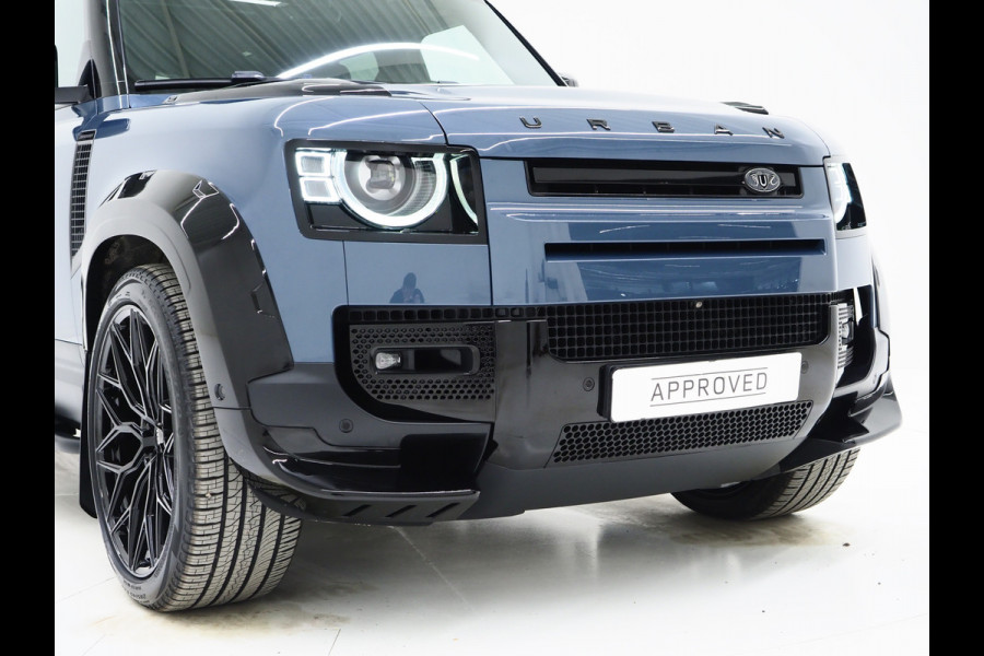 Land Rover Defender 110 2.0 P400e 110 Urban WideTrack Look | Panoramadak | Explorer Pack | Sidesteps | Lightbar | Trekhaak | Meridian | Carplay