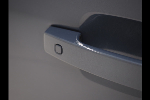 Land Rover Defender 110 2.0 P400e 110 Urban WideTrack Look | Panoramadak | Explorer Pack | Sidesteps | Lightbar | Trekhaak | Meridian | Carplay