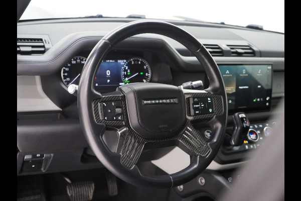Land Rover Defender 110 2.0 P400e 110 Urban WideTrack Look | Panoramadak | Explorer Pack | Sidesteps | Lightbar | Trekhaak | Meridian | Carplay