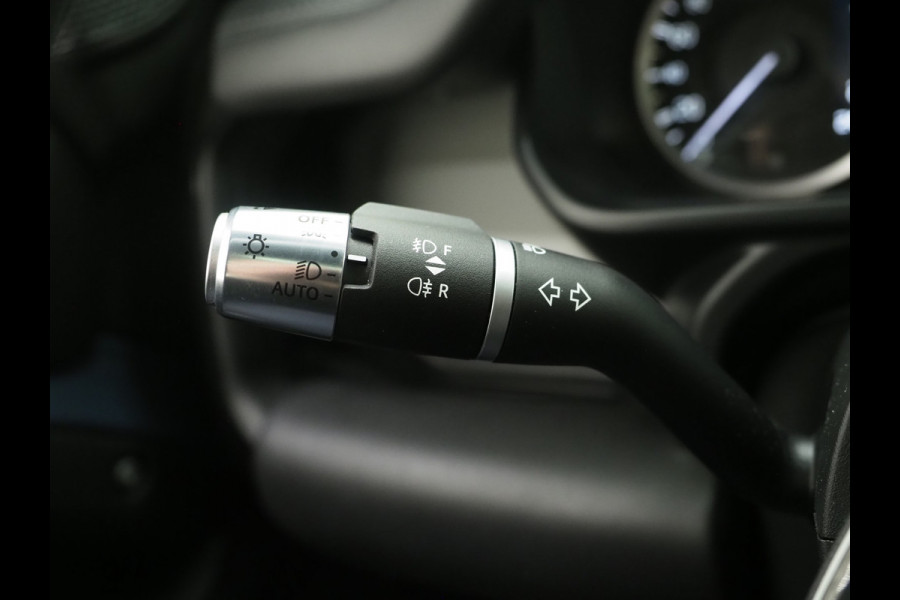 Land Rover Defender 110 2.0 P400e 110 Urban WideTrack Look | Panoramadak | Explorer Pack | Sidesteps | Lightbar | Trekhaak | Meridian | Carplay