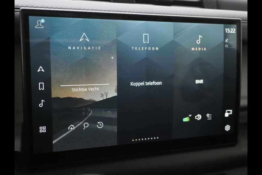 Land Rover Defender 110 2.0 P400e 110 Urban WideTrack Look | Panoramadak | Explorer Pack | Sidesteps | Lightbar | Trekhaak | Meridian | Carplay