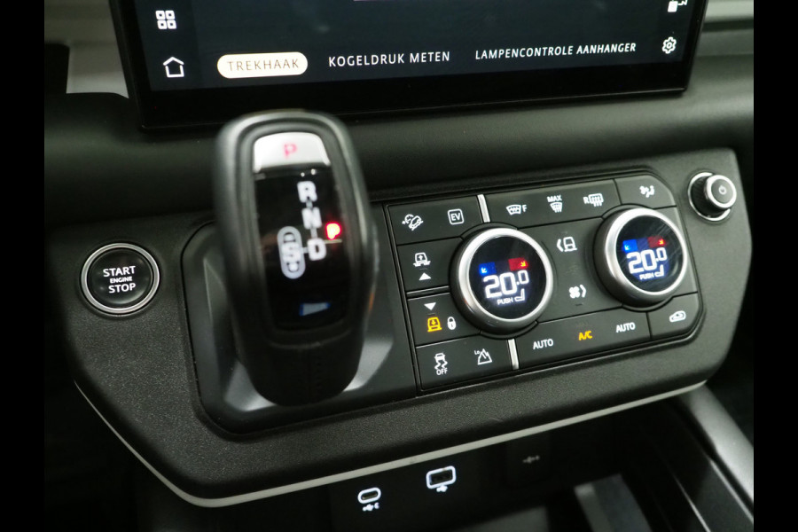 Land Rover Defender 110 2.0 P400e 110 Urban WideTrack Look | Panoramadak | Explorer Pack | Sidesteps | Lightbar | Trekhaak | Meridian | Carplay