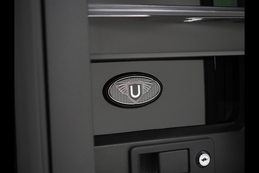 Land Rover Defender 110 2.0 P400e 110 Urban WideTrack Look | Panoramadak | Explorer Pack | Sidesteps | Lightbar | Trekhaak | Meridian | Carplay