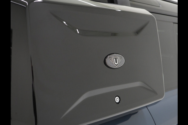 Land Rover Defender 110 2.0 P400e 110 Urban WideTrack Look | Panoramadak | Explorer Pack | Sidesteps | Lightbar | Trekhaak | Meridian | Carplay