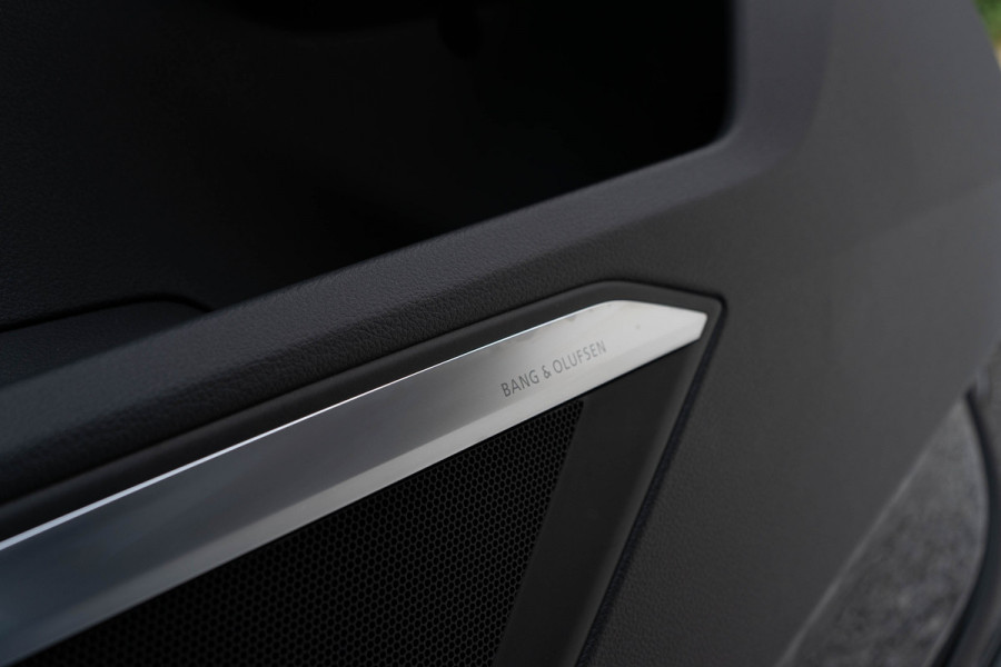 Audi SQ8 e-tron Quattro / S-line/ Standkachel/ Luchtvering/ Cruise Control/ Head-Up Display/ Trekhaak/ 371kW (504PK)
