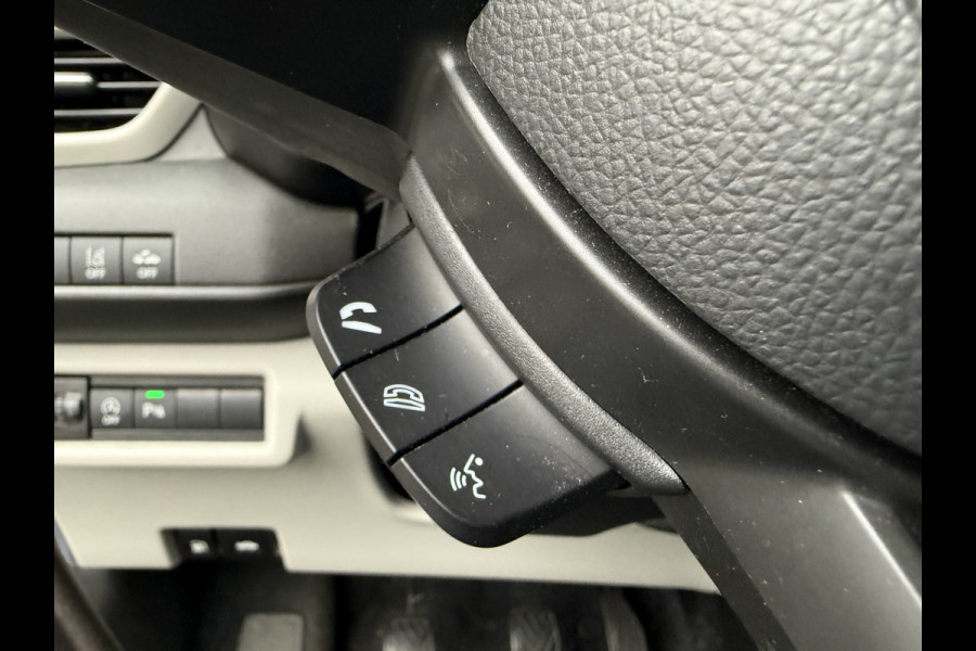 Suzuki Swift 1.2 Style Smart Hybrid