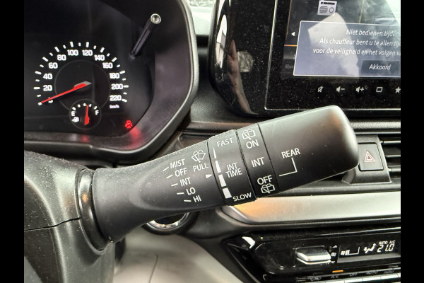 Suzuki Swift 1.2 Style Smart Hybrid