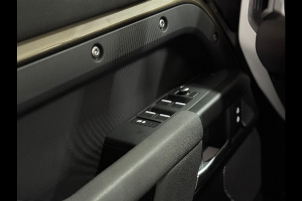 Land Rover Defender 110 2.0 D200 110 | Pano | PPF | Meridian | Trekhaak | Carplay | Geel kenteken incl btw