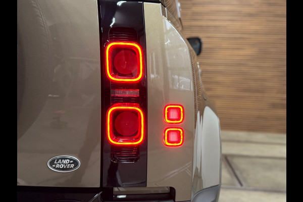 Land Rover Defender 110 2.0 D240 110 SE | Pano | Leer| Memory | Luchtvering | 360° Camera | Meridian | incl btw geel kenteken