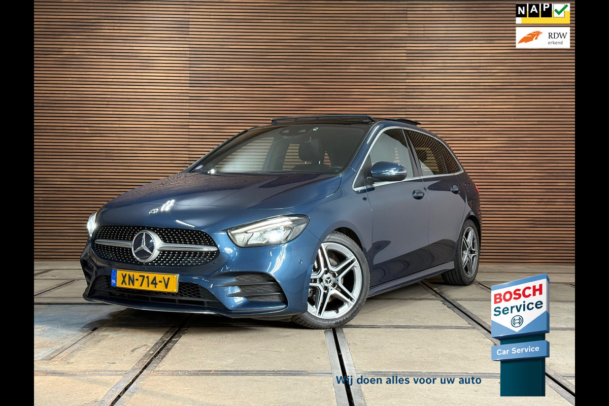 Mercedes-Benz B-Klasse 180 Business Solution AMG | Pano | Alcantara | 18' inch | DAB | Navigatie | Camera