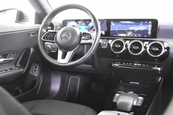 Mercedes-Benz CLA-Klasse 200 d Automaat *1ste Eigenaar*Navigatie*Trekhaak*Stoelverwarming*