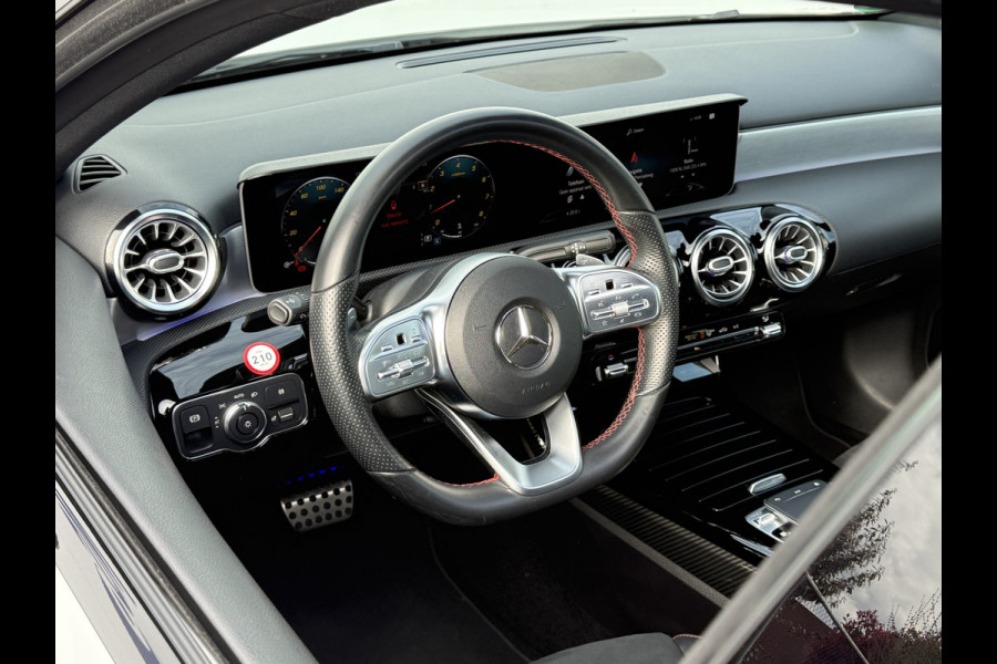 Mercedes-Benz A-Klasse 250 4MATIC Premium Plus | Pano | Memory | Ambient Light | Camera | 19 inch