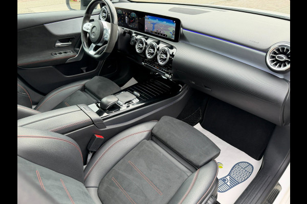 Mercedes-Benz A-Klasse 250 Premium Plus AMG-Pakket l Sfeerverlichting l Widescreen