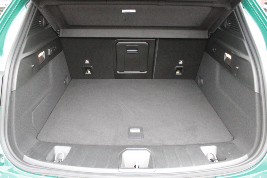 Alfa Romeo Tonale 1.3T PHEV 280PK TRIBUTO ITALIANO | PANORAMISCH SCHUIF / KANTELDAK | ZWART DAK | ZWART LEDEREN BEKLEDING MET RODE ACCENTEN/ GEBORDUURD "TRIBUTO ITALIANO" LOGO OP HOOFD STEUNEN | VOORSTOELEN / STUUR VERWARMD | VOORSTOELEN ELEKTRISCH VERSTELBAAR | HARMAN KARDON | DRAADLOOS APPLE CARPLAY / ANDROID AUTO | 360° CAMERA | AUTOMATISCH DIMMENDE BUITENSPIEGELS | 20"INCH LICHTMETALEN VELGEN | ADAPTIVE CRUISE CONTROL | KEYLESS ENTRY / START | ELEKTRISCH BEDIENBARE ACHTERKLEP | DRAADLOZE TELEFOONLADER | AMBIENT LIGHTING | DONKERE HEMELBEKLEDING | SCHAKELFLIPPERS AAN HET STUUR | VERW